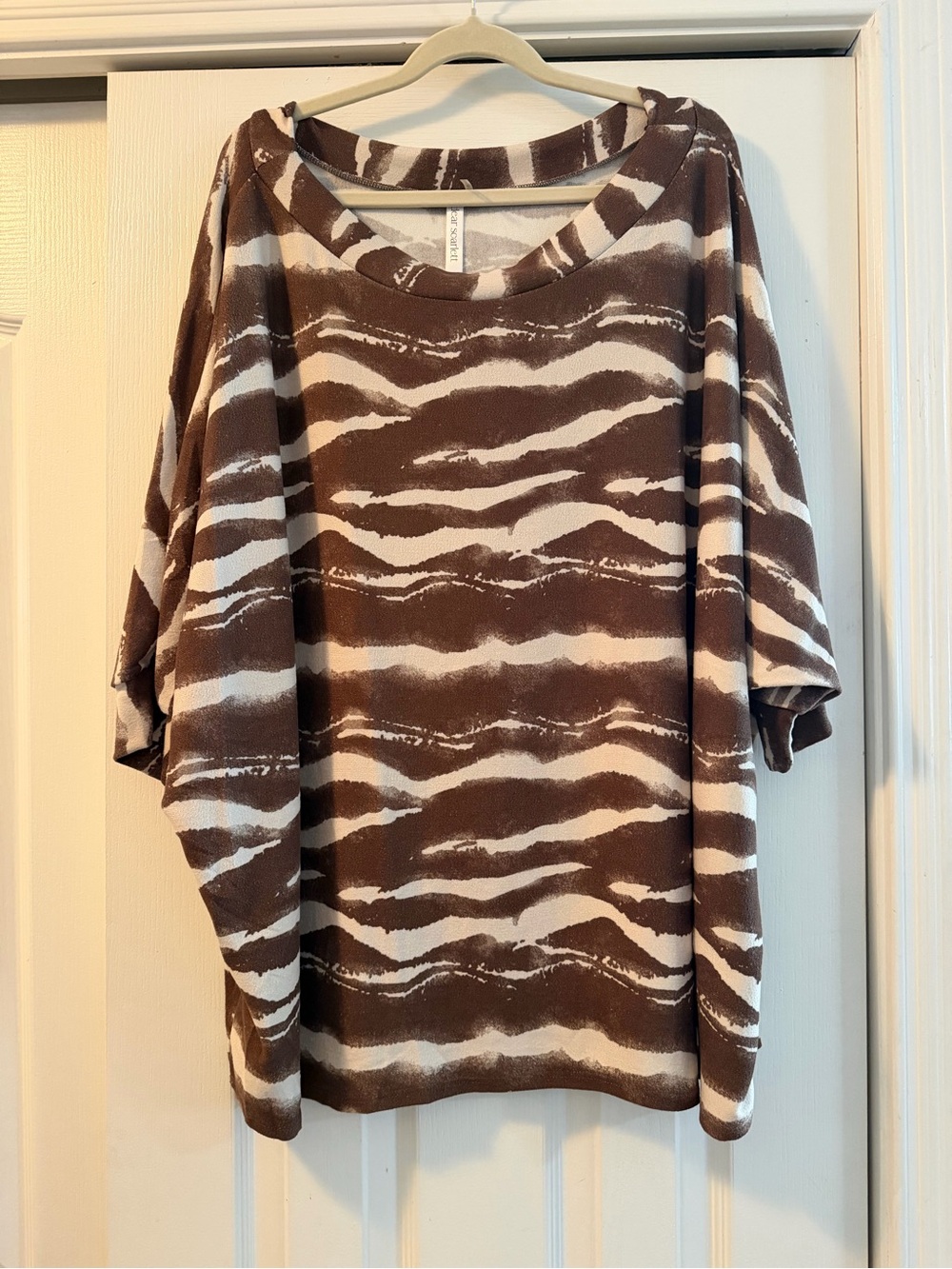 Dear Scarlett Women's Brown & Cream Patterned Oversized Top